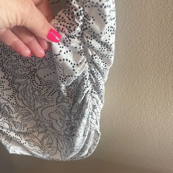 MOTHERHOOD maternity top V neck cap sleeve floral dotted print blk wht SMALL - Picture 9 of 9